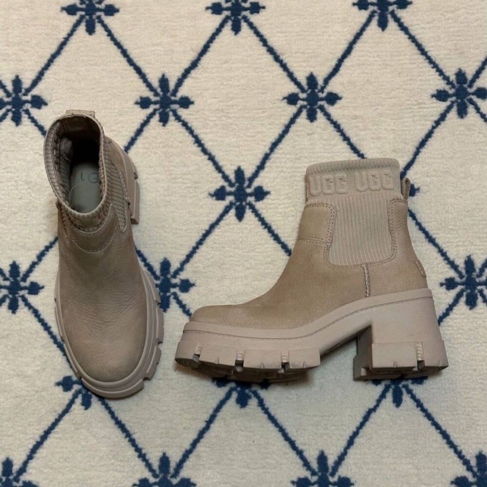 UGG Brooklyn Chelsea Boot - Mustard Seed
